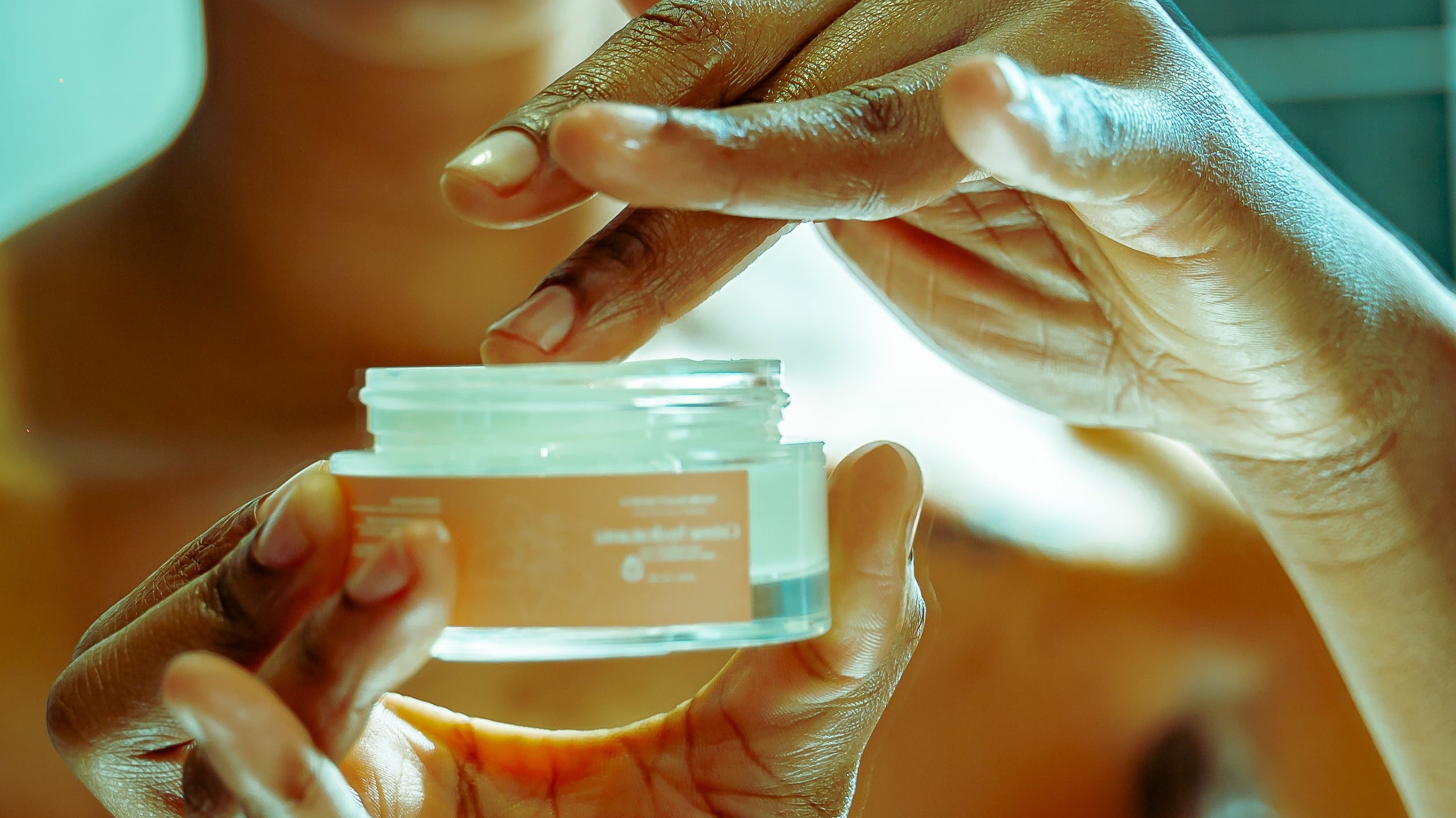 Crème Hydratante de Naomie Beauty Secrets : Le Soin Essentiel pour une Peau Douce et Rayonnante